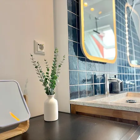 Snug 6 - Ruhige Toplage Seeblick Maisonette Design-wohnung I 3-zimmer I Zentral