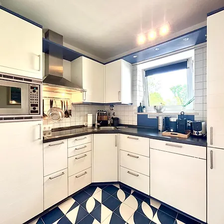 Snug 6 - Ruhige Toplage Seeblick Maisonette Design-wohnung I 3-zimmer I Zentral