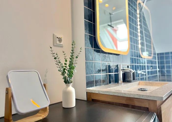 Snug 6 - Ruhige Toplage Seeblick Maisonette Design-wohnung I 3-zimmer I Zentral