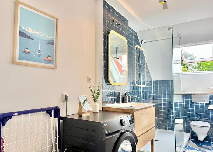 Snug 6 - Ruhige Toplage Seeblick Maisonette Design-wohnung I 3-zimmer I Zentral